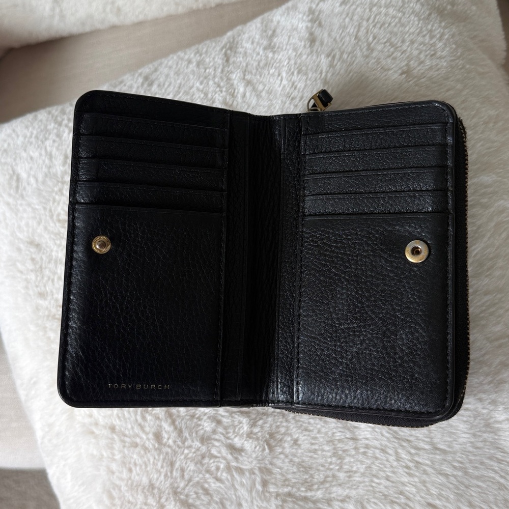 Tory Burch MCGRAW BI-FOLD Medium WALLET Black Pebbled Leather Zip Wallet - Picture 7 of 12